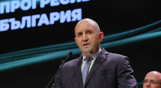 Маркет линкс: Румен Радев топи рекордното си доверие с невиждана бързина