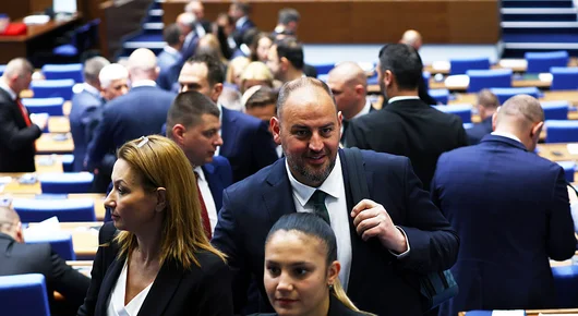 Депутатите гласуват финално бюджетите на ДОО и НЗОК