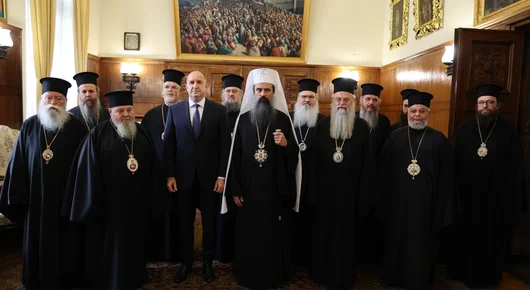 Партията на Радев по пътя на ГЕРБ: Задължителен предмет "Добродетели и религия" от 2028 г. 