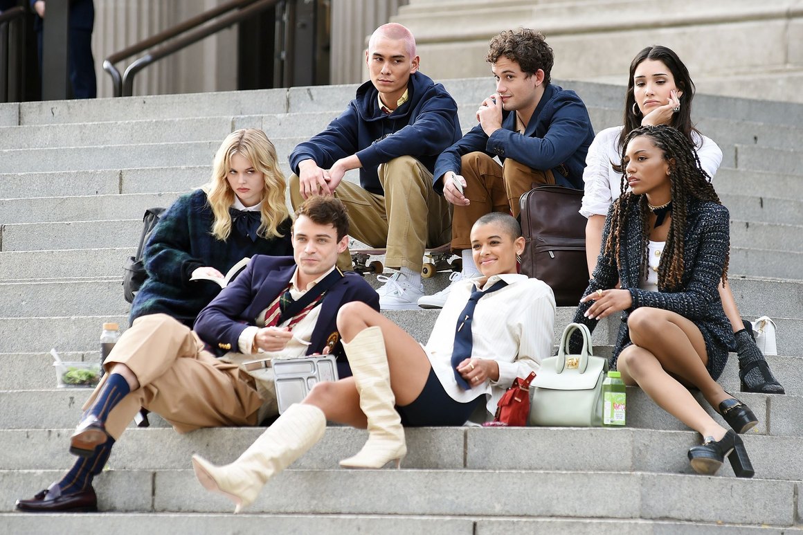 <br><br>
<b>Gossip Girl - HBO </b>
<br><br>
Ако тийн драмата Gossip Girl беше един от най-популярните сериали на 2007 г., новата продукция има амбициите да пресъздаде живота на богатите наследници от Манхатън в епохата на TikTok и Twitter. Продуцентите на оригиналния сериал са автори и на съвременния Gossip Girl, който ще ни запознае със съвсем нови главни герои.