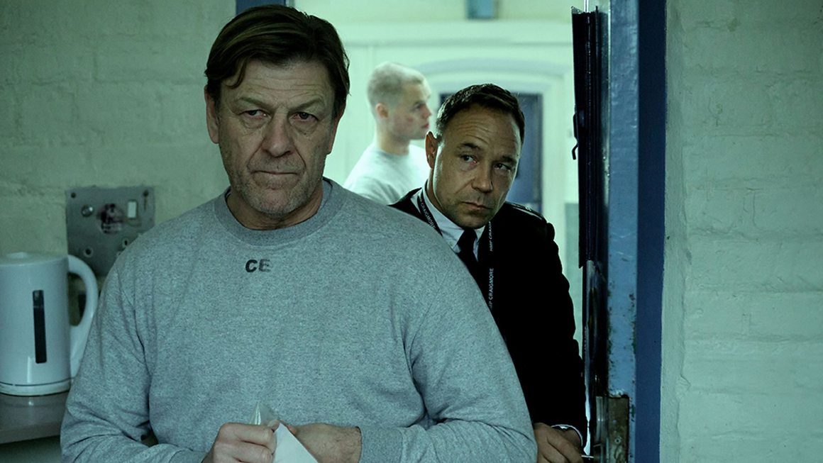 <br><br>
<b>Time - BBC</b>
<br><br>
Шон Бийн (Game of Thrones) и Стивън Греъм (Line of Duty) са в ролите на затворник и надзирател в новия сериал на BBC. Героят на Бийн е мъж, обсебен от чувството за вина заради случайното убийство на невинен човек. В затвора той попада на офицер, който прави всичко възможно, за да опази живота и здравето на подопечните си. Когато един от най-опасните затворници разкрива слабостта на надзирателя, той ще трябва да направи невъзможен избор - между принципите и семейството си.
