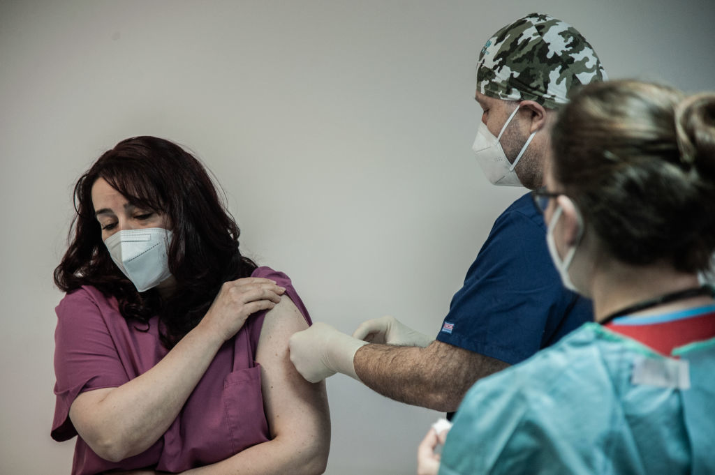 В рамките на седмица или две започва ваксинацията на българските учители