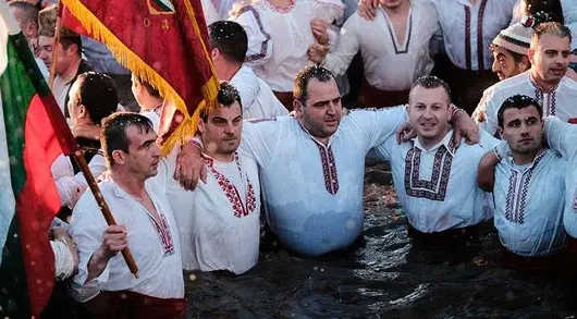 Мъжко хоро в Калофер ще има, "но не във вида, в който е известно"