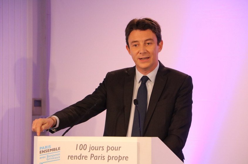 Кандидатът на Макрон за кмет на Париж се оттегли след секскомпромат
