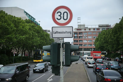 Европа налага скоростен лимит от 30 км/ч в градовете: Какви са ползите и недостатъците