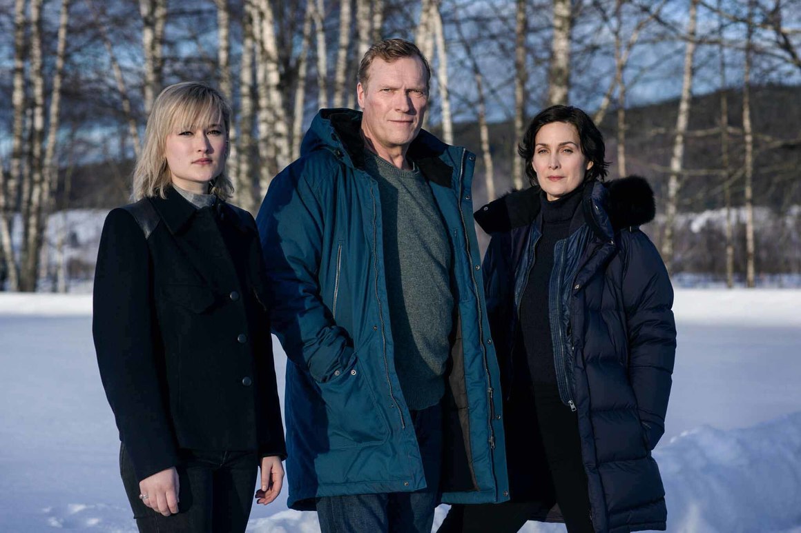 <br><br>
<strong>Wisting (2019 - 2020) - Норвегия, Netflix </strong>
<br><br>
Свен Нордин и Кари-Ан Мос ("Матрицата") са главни действащи лица в сериала за инспектор Вилям Вистинг - още един силен норвежки сериал, създаден по литературните бестселъри на писателя Йорн Лиер Хорст. Историята е базирана на две от книгите му - The Caveman (2012) and The Hunting Dogs (2013). Вистинг открива следите на отдавна изчезнал американски сериен убиец, докато проверява привидно несвързани смъртни случаи. Междувременно - в медиите избухва огромен скандал, който го уличава в подправяне на доказателства по случай, който самият той е ръководил преди 17 години. Детективът разчита на помощта на своята дъщеря Лине - разследваща журналистка, която е не по-малко съобразителна и упорита от него. Вторият сезон на сериала се очаква през пролетта на 2021.
