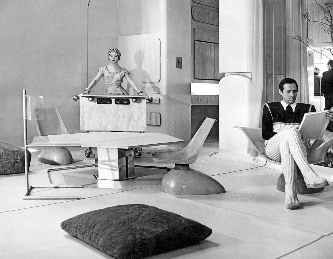 Това е "Къщата на бъдещето" в прочита на Алисън и Питър Смитсън през 1956 г. Британската двойка архитекти принадлежи към стила на новия брутализъм, според който архитектурата е само етика, а не естетика. 