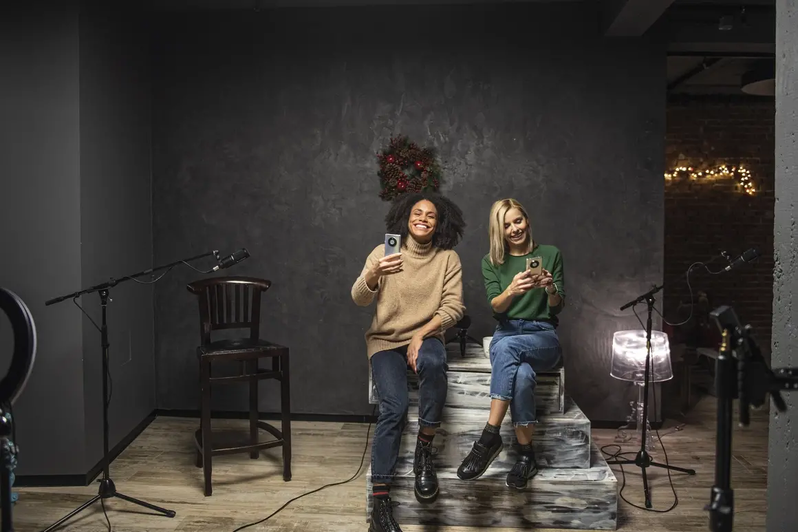 Видео срещата на подкастите "Животът и други неща" и Kari is calling - Подкасти