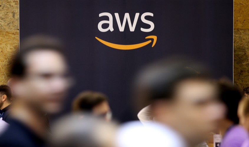 Amazon откри централа в Гърция за облачните си услуги AWS