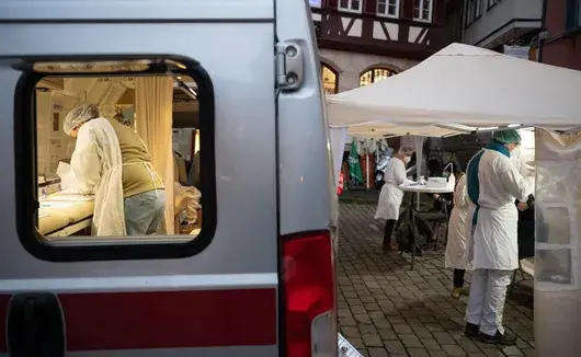 Ученият, който откри слабото място на Covid-19: Лекарството и ваксината ще работят заедно