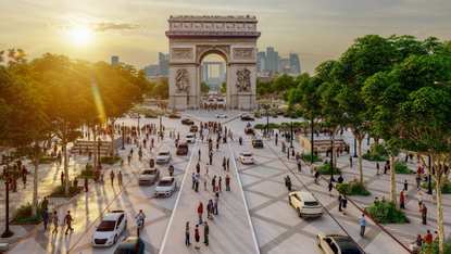 Париж маха паветата на "Шанз-Елизе" и го превръща в зелена градина