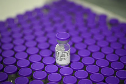 Проучване на Pfizer/BioNTech: Ваксината им е ефикасна срещу новия щам на Covid-19