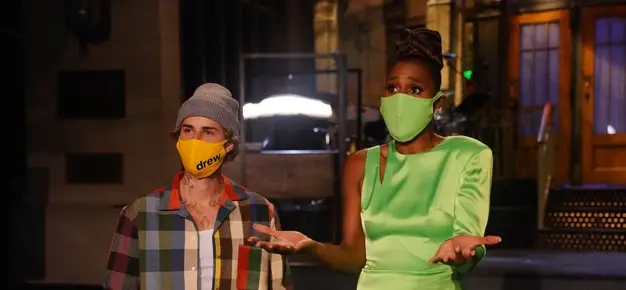 Две е по-добре от едно: Двойната маска ли е най-добрата защита срещу новите щамове на Covid