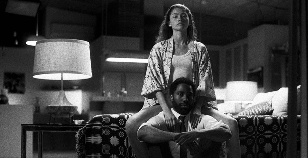 <p><strong>"Malcolm and Marie" - Netflix</strong></p>
<p>Звездата от „Еуфория“ Зендая участва в новия проект на режисьора Сам Левинсън и ще си партнира с Джон Дейвид Уошингтън в драмата „Малкълм и Мари“. Филмът излиза на 5 февруари и ще е достъпен за гледане в Netflix.</p>
<p>Авторитетните издания в САЩ определят младата актриса като основен фаворит за „Оскар“ в категория главна женска роля за превъплъщението ѝ в ролята на Мари. </p>
<p>Героинята ѝ е в интимна връзка с Уошингтън („Tenet“, „BlacKkKlansman“). Той играе в образа на филмов продуцент, който очаква огромни финансови дивиденти след последната си премиера. Успехът обаче е съпътстван с разкрития за взаимоотношенията му с Мари, които тестват силата на любовта им.</p>