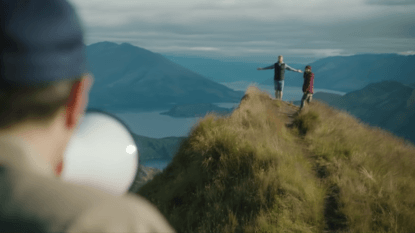 Нова Зеландия се подиграва с инфлуенсърите в туристическата си кампания "Направи нещо ново"
