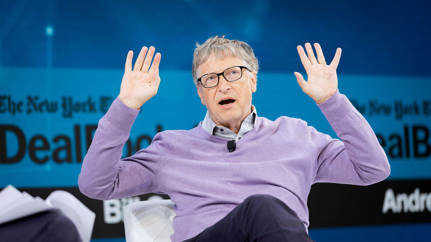 Как Бил Гейтс се превърна в големия злодей на корона-пандемията