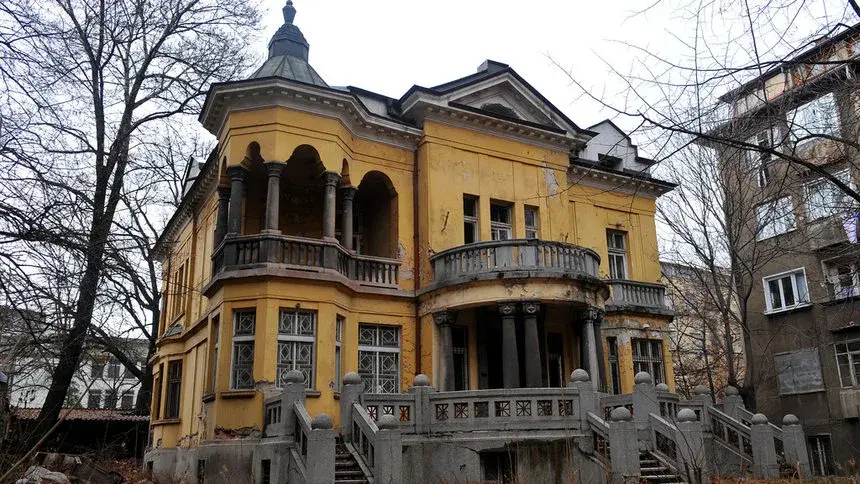 "Ако Къщата с ягодите се разруши, затваряме прозорец към историята"