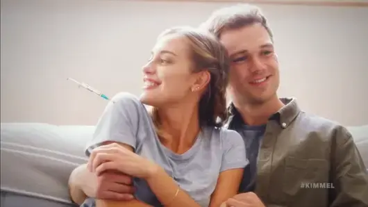 "Най-бързият път до сърцето е спринцовката": Пародийната реклама на Pfizer за Св. Валентин