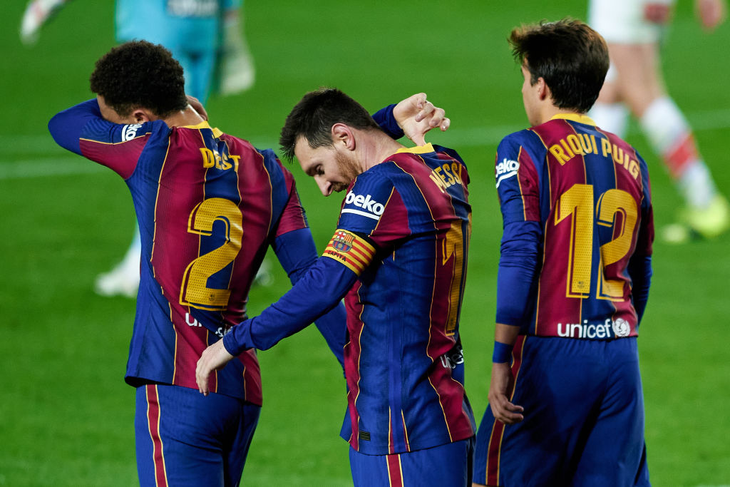 Испанският футболен клуб Барселона е разследван за подкуп в рамките