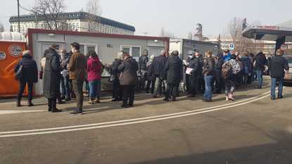 Опашка пред "Пирогов": Започнаха да ваксинират всички желаещи