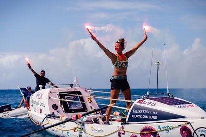 Нов рекорд в Атлантика: Британка стана най-младата жена, прекосила океана с лодка