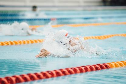 Бивши национали обвиниха федерацията за допинга: От години на плувците им дават хапчета и ги плашат
