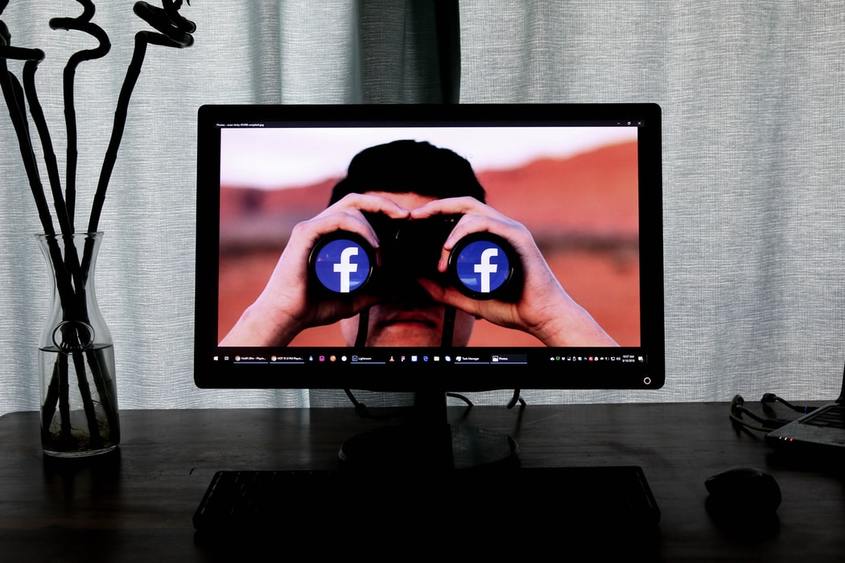 Facebook затяга регулациите в България: Ще следи за фалшиви новини и конспирации