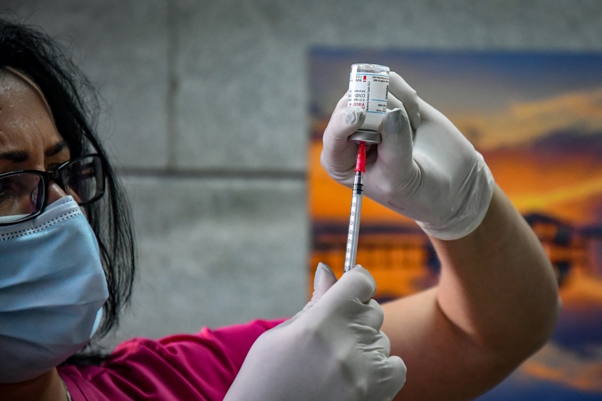 Сутрешни новини: Над 18% положителни проби за Covid; E-регистърът за ваксини все пак ще заработи 