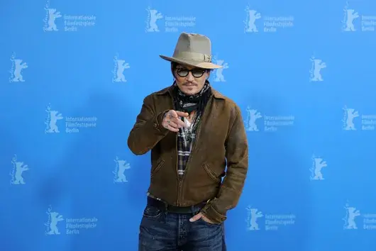 Джони Деп и "Минамата": Силата на слабите