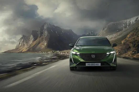 PEUGEOT 308: Градският лъв е с чисто нови дрехи