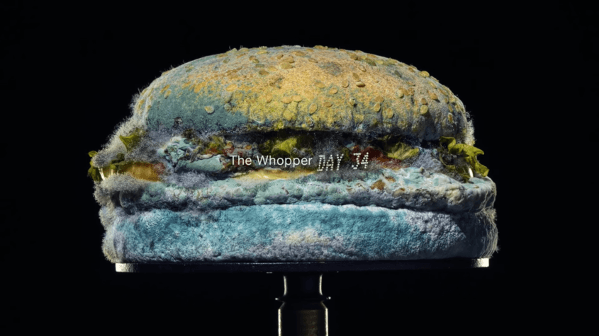 Мухлясалият бургер на Burger King: когато "junk" храната стане натурална