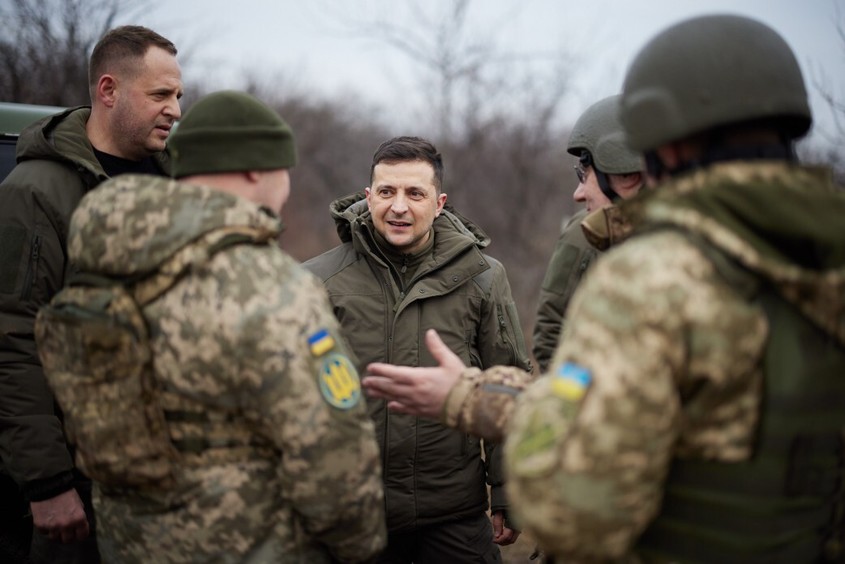 Конфликтът в Украйна отново се разгаря, Русия увеличава армията си по границата