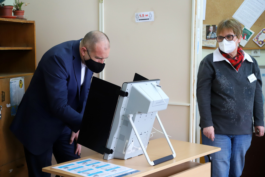 Румен Радев: Изборите трябваше да са още миналата година, за да се избегне хаосът