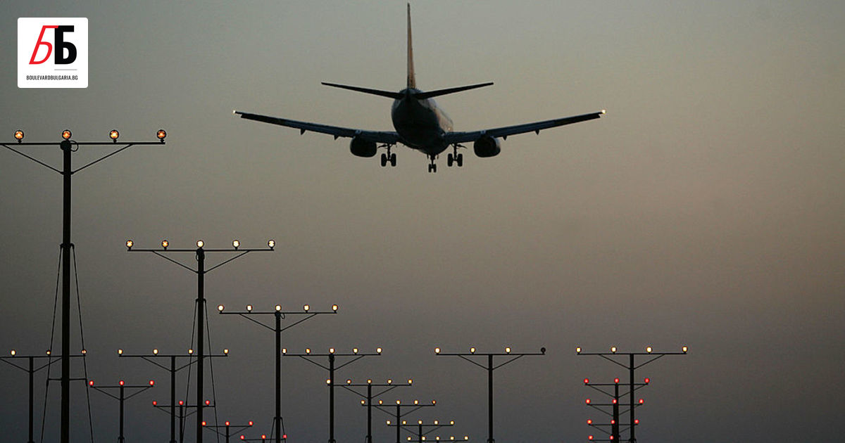 Авиокомпаниите в САЩ бяха принудени да спрат временно всички вътрешни