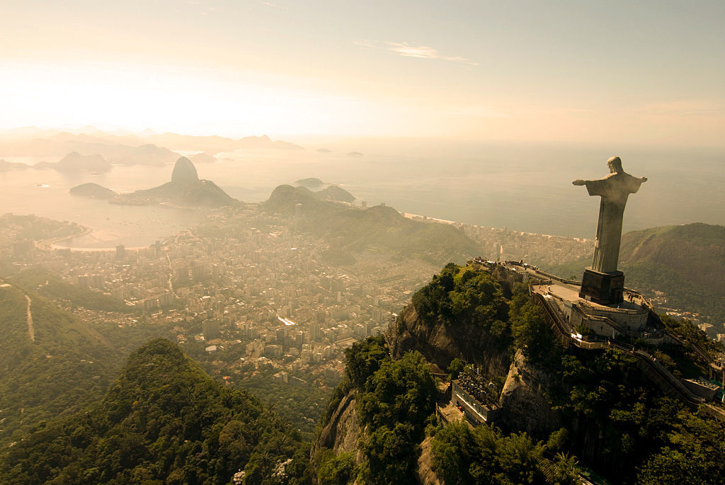 В Бразилия издигат нова статуя на Христос - 5 метра по-висока от емблемата на Рио де Жанейро