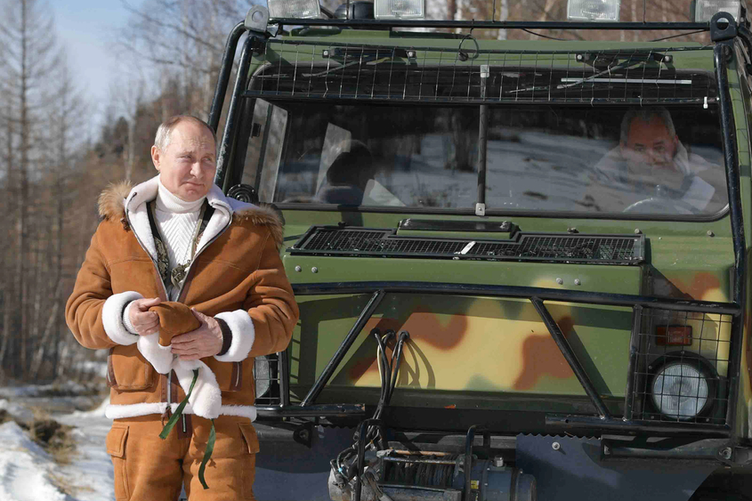 Русия изтегля войските си от границата с Украйна