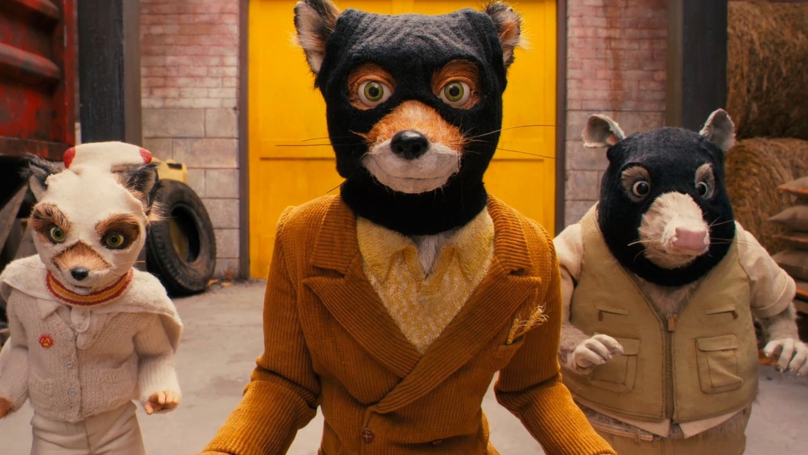<p><strong>Fantastic Mr. Fox (2009)</strong></p>
<p>Джордж Клуни, Мерил Стрийп, Бил Мъри, Уилям Дефо, Майкъл Гамбон, Хелън Маккрори и др. са гласовете, които озвучават историята по едноименната книга на Роалд Дал. Мистър Фокс е хитър и комбинативен лисугер, който някога е изкарвал прехраната си с кражба на животни. Съпругата му обаче го моли да сложи край на опасната си кариера в името на семейството, поради което Фокс става колумнист-вестникар. Носталгията му към времената на дивия живот обаче взема връх. Трима местни фермери се съюзяват с намерението да заловят лисиците и да прекратят набезите, но заложените капани обричат на глад всички диви животни в района. Мистър Фокс прави всичко възможно да възстанови нормалния живот на гладуващите семейства, като намери изход към складовете за храна и ново убежище.</p>