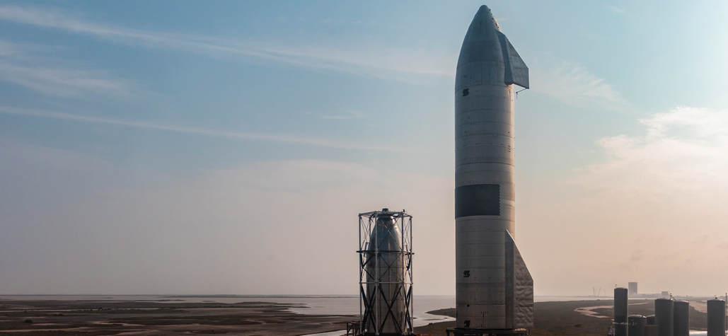 Лунната ракета на SpaceX Starship най-после се приземи успешно