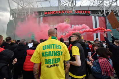 "Ман Юнайтед" загуби шанса да получи 200 млн. паунда заради протестите на феновете