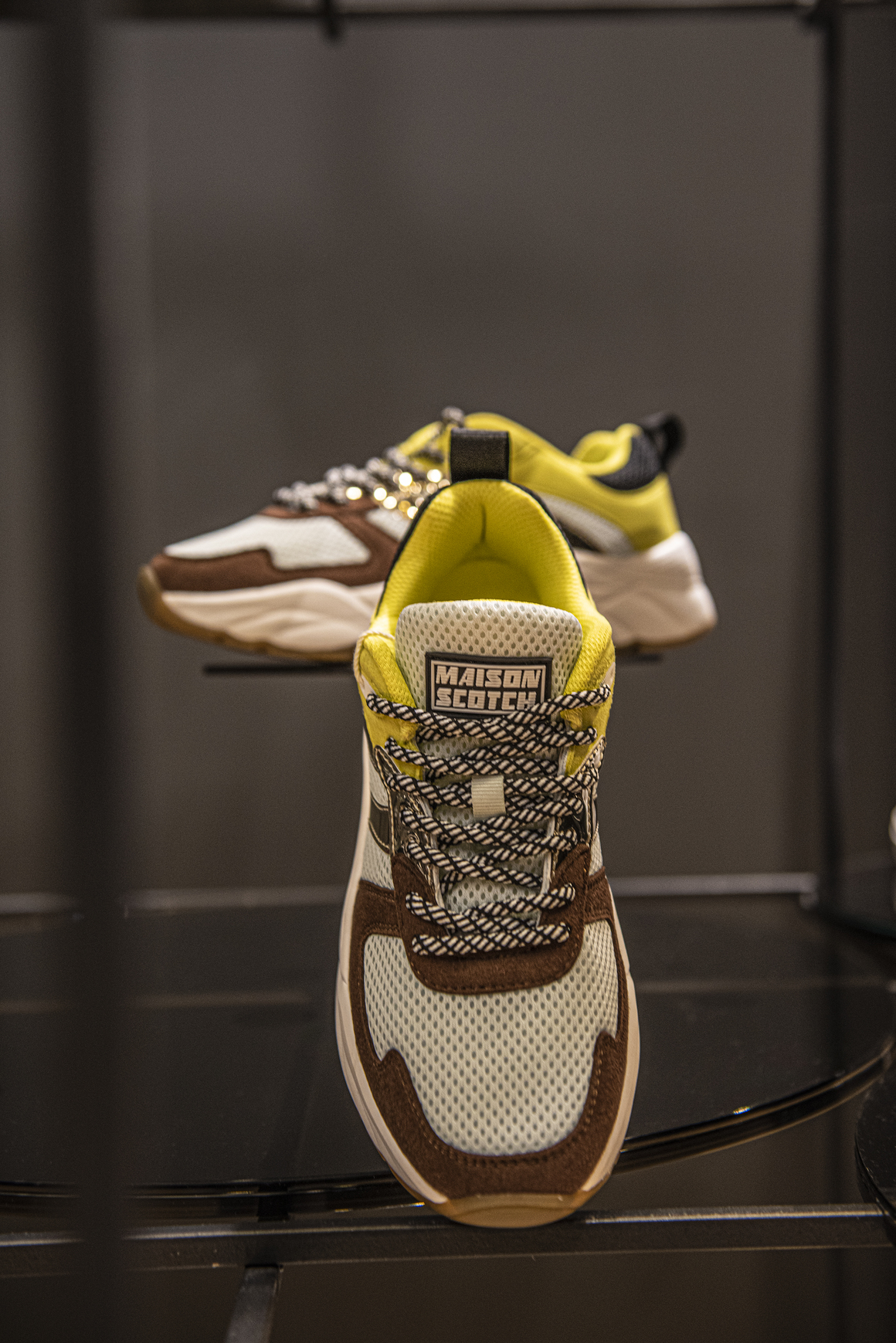 <p>Дамски кецове Scotch & Soda с така актуалната още от предишния сезон уголемена подметка. </p>