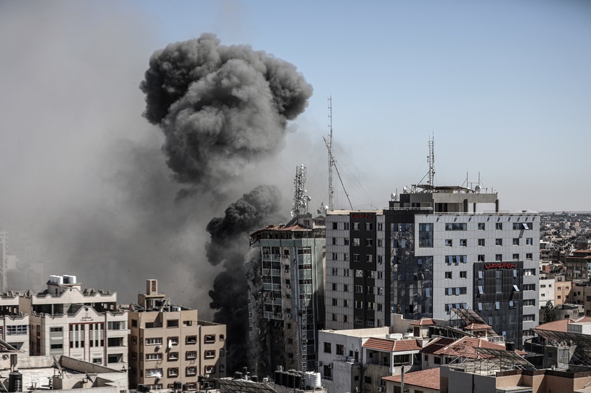 Въздушна атака в Газа разруши сградата, в която се намират офисите на AP и Al Jazeera