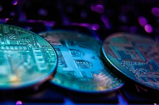 Как Китай и Илон Мъск изтриха рекордния ръст на биткойн