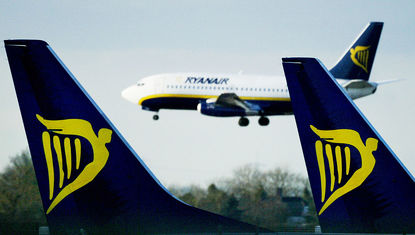 Властите в Минск принудиха самолет на Ryanair да кацне принудително, за да арестуват журналист
