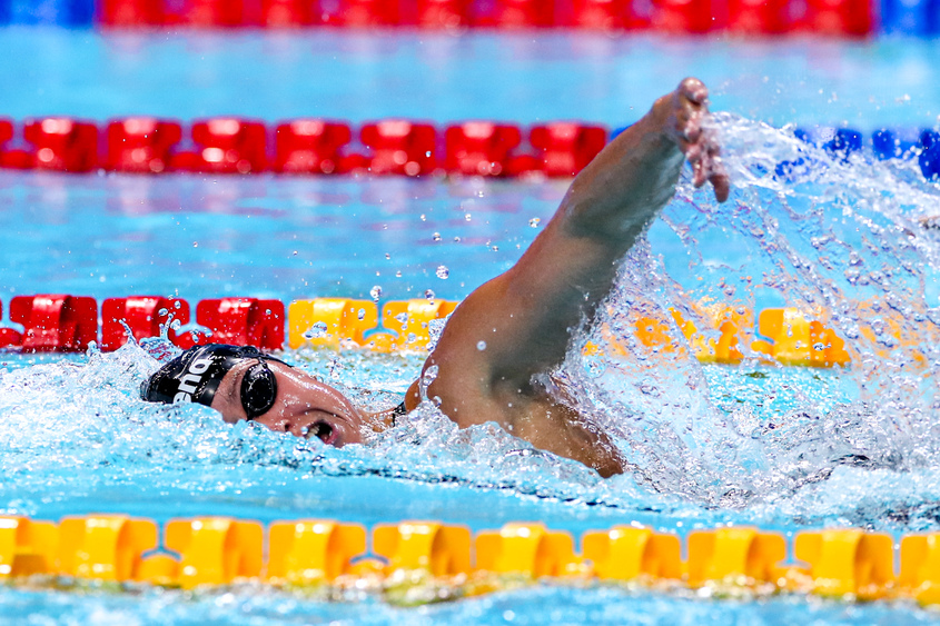 17-годишен пловдивчанин взе сребърен медал на европейското по плуване и постави нов национален рекорд