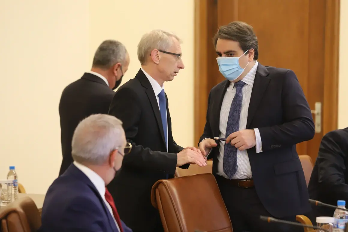 Асен Василев започва проверка и в АДФИ, директорът й е в болничен от месец