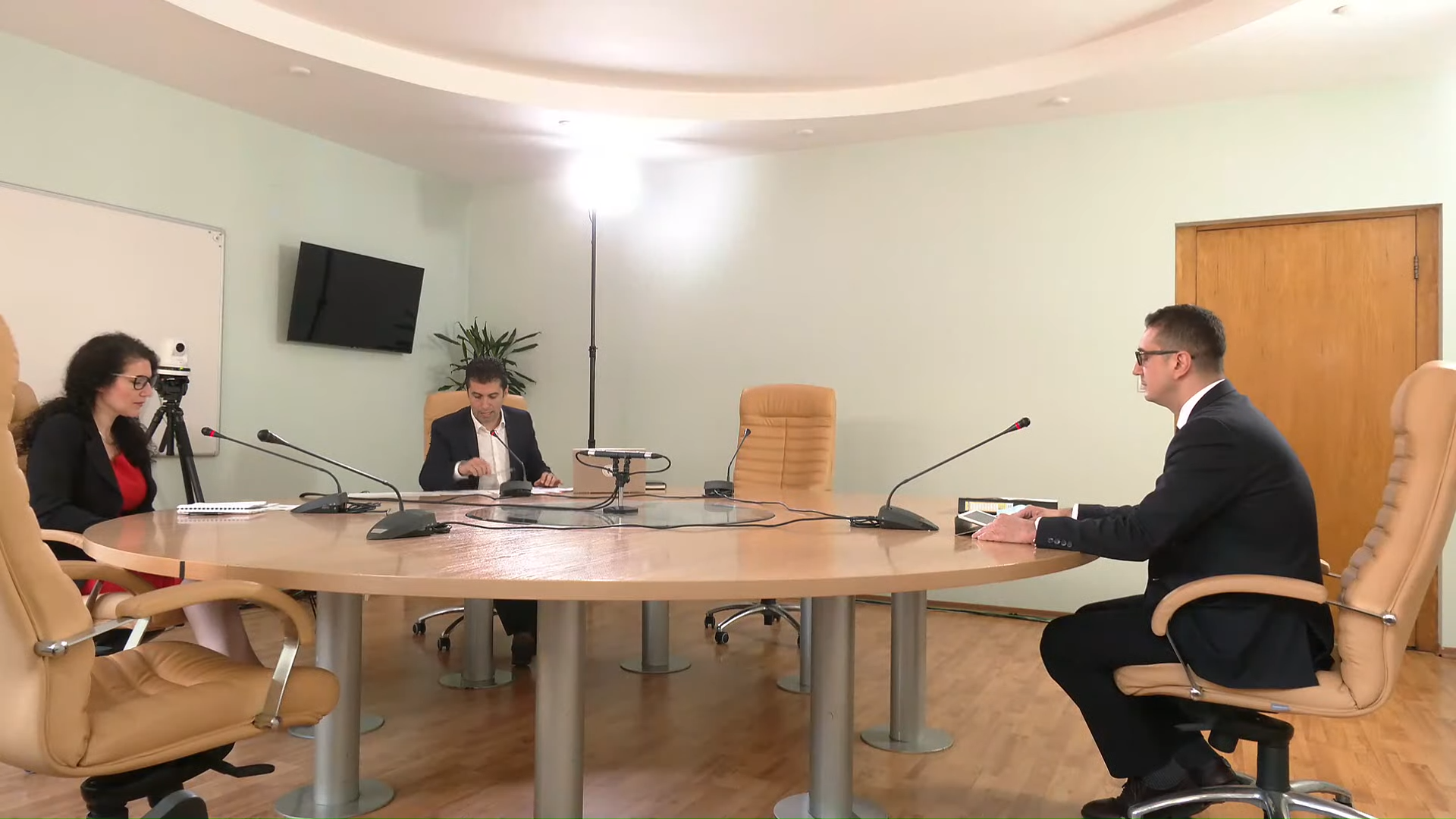 Двама от трима надзорници в ББР са уволнени, след като се скриха от въпроси