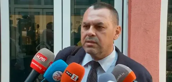 Бившият шеф на "Вътрешна сигурност" в МВР получил нов кабинет "до входа на тоалетната"