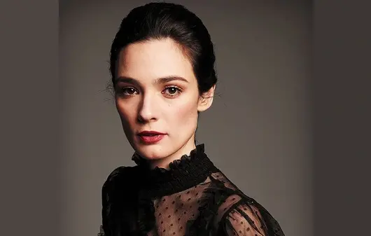 Близките на Лорина Камбурова не събират пари за прибирането й в България