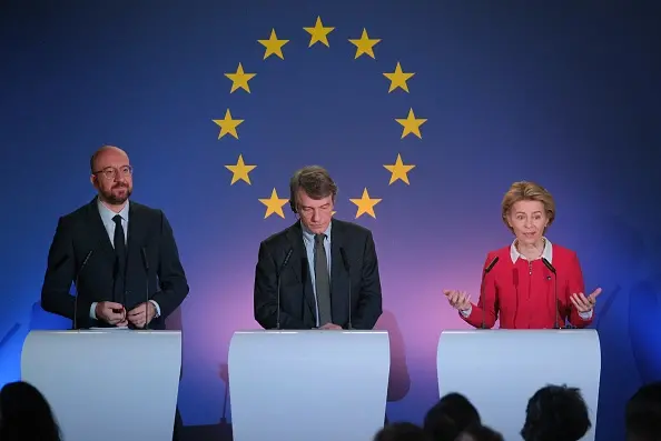 ЕС предостави 700 милиона на Гърция и изпрати представители в България