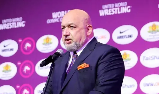 "Има ли някъде забрана?": Красен Кралев брани раздаването на пари по съмнителни проекти в ММС